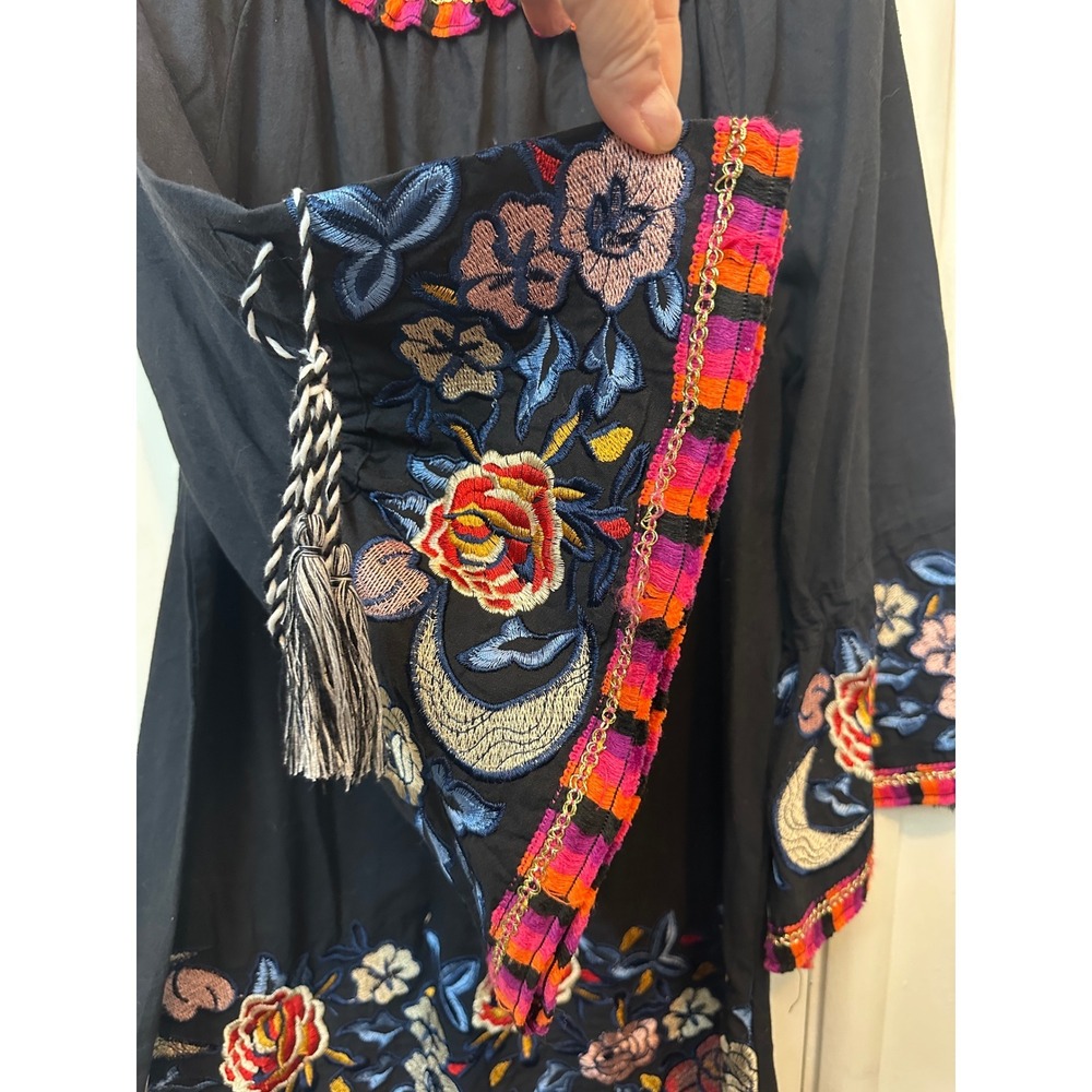 Velzera Womens Black Cotton Embroidered Floral‎ Moon Tunic Blouse Top 1XL Boho - Picture 4 of 6